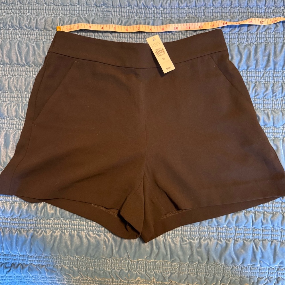 LOFT Black High-Waist Stretch Pull-On Shorts